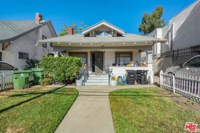 E 43rd Street, House other with 2 bedrooms, 1 bathrooms and 3 parking in Los Angeles CA | Image 1