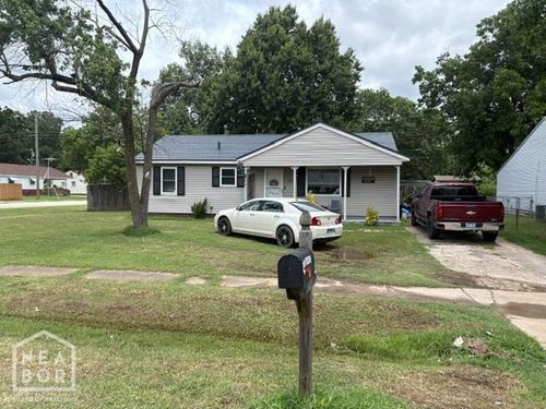 3212 Parkwood Rd, Jonesboro, AR, 72401-6375 | Card Image