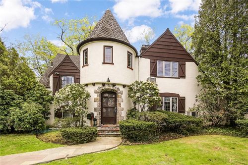 44 Graham Rd, Scarsdale, NY, 10583-7226 | Card Image