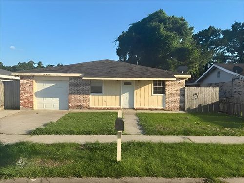 2405 Ramsey Dr, Marrero, LA, 70072-6116 | Card Image