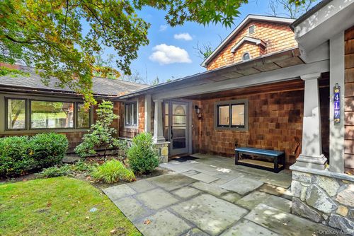 417 Long Hill Rd E, Briarcliff Manor, NY, 10510-2627 | Card Image