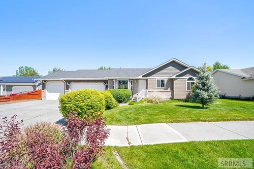 3845 Ridgeview Cir, Ammon, ID, 83406-4654 | Card Image