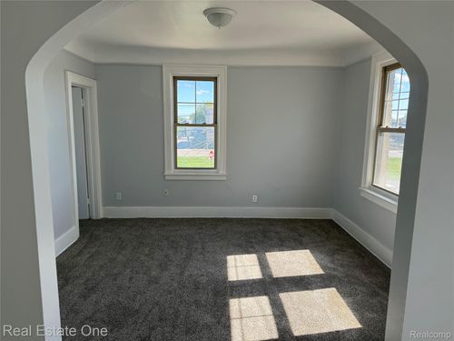 2e-4700 Curtis Street, Dearborn, MI, 48126 | Card Image