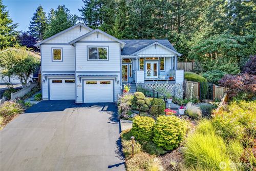 324 Bromley Pl Nw, Bainbridge Island, WA, 98110-1710 | Card Image