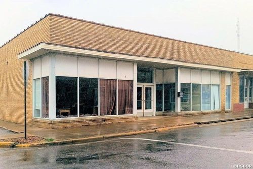 130 W 3rd St, Malvern, AR, 72104-3714 | Card Image