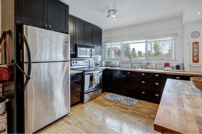 237 - 8239 Elbow Drive Sw, Home with 2 bedrooms, 1 bathrooms and 1 parking in Calgary AB | Image 3
