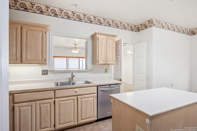 1030 - 1030 Edinburgh Dr, Condo with 2 bedrooms, 2 bathrooms and null parking in Kerrville TX | Image 12
