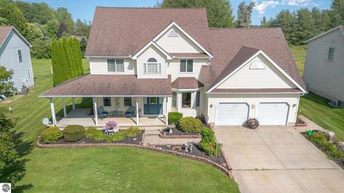 1043 Clubhouse Dr, Lake Isabella, MI, 48893-9339 | Card Image