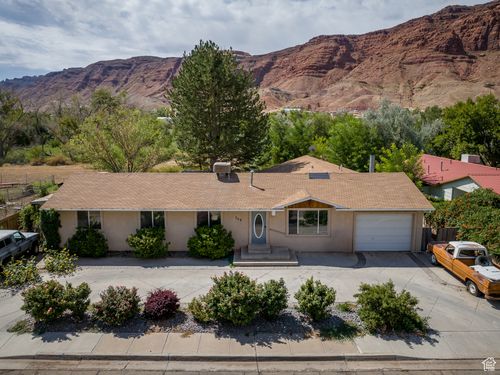 709 Bartlett Cir, Moab, UT, 84532-2209 | Card Image