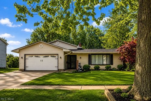 8806 Norwood Dr, Mentor, OH, 44060-2123 | Card Image