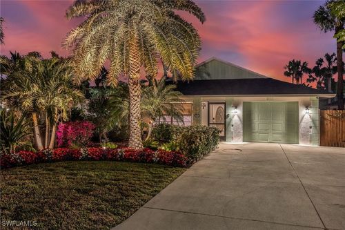 811 102nd Avenue N, NAPLES, FL, 34108 | Card Image