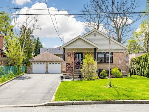 10 Woolton Cres, North York, ON, M6M4K9 | Card Image