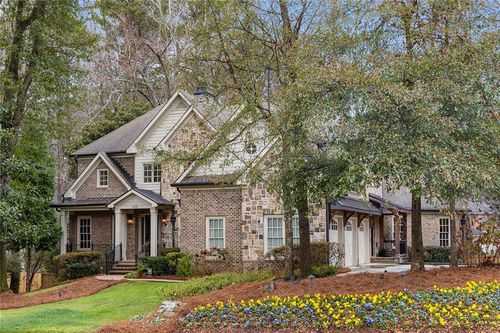 590 Windsor Pkwy, Atlanta, GA, 30342-2751 | Card Image