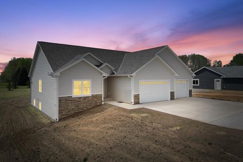 2171 Wallace Lake Rd, West Bend, WI, 53090 | Card Image