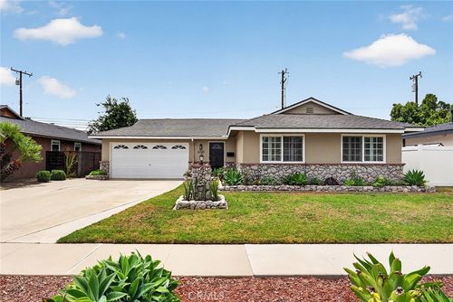 6230 E Pageantry St, Long Beach, CA, 90808-4045 | Card Image