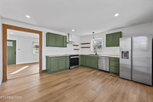 2737 Washington Pike, Knoxville, TN, 37917 | Card Image