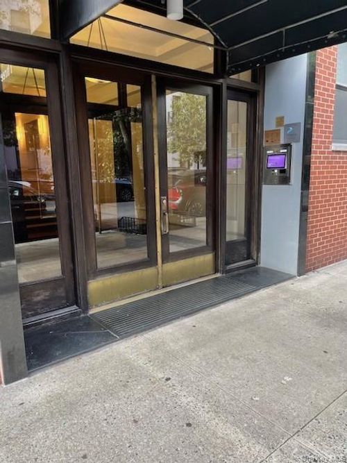 apt-2j-330 E 83rd St, New York, NY, 10028-4230 | Card Image