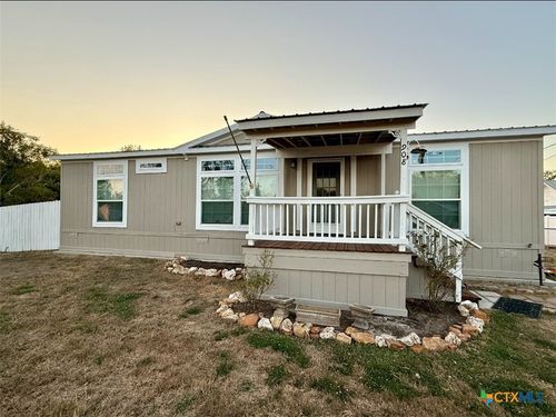 908 Henry St, Cuero, TX, 77954-2623 | Card Image