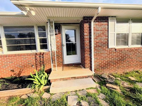 2130 Hampton Rd, Wellford, SC, 29385-9343 | Card Image