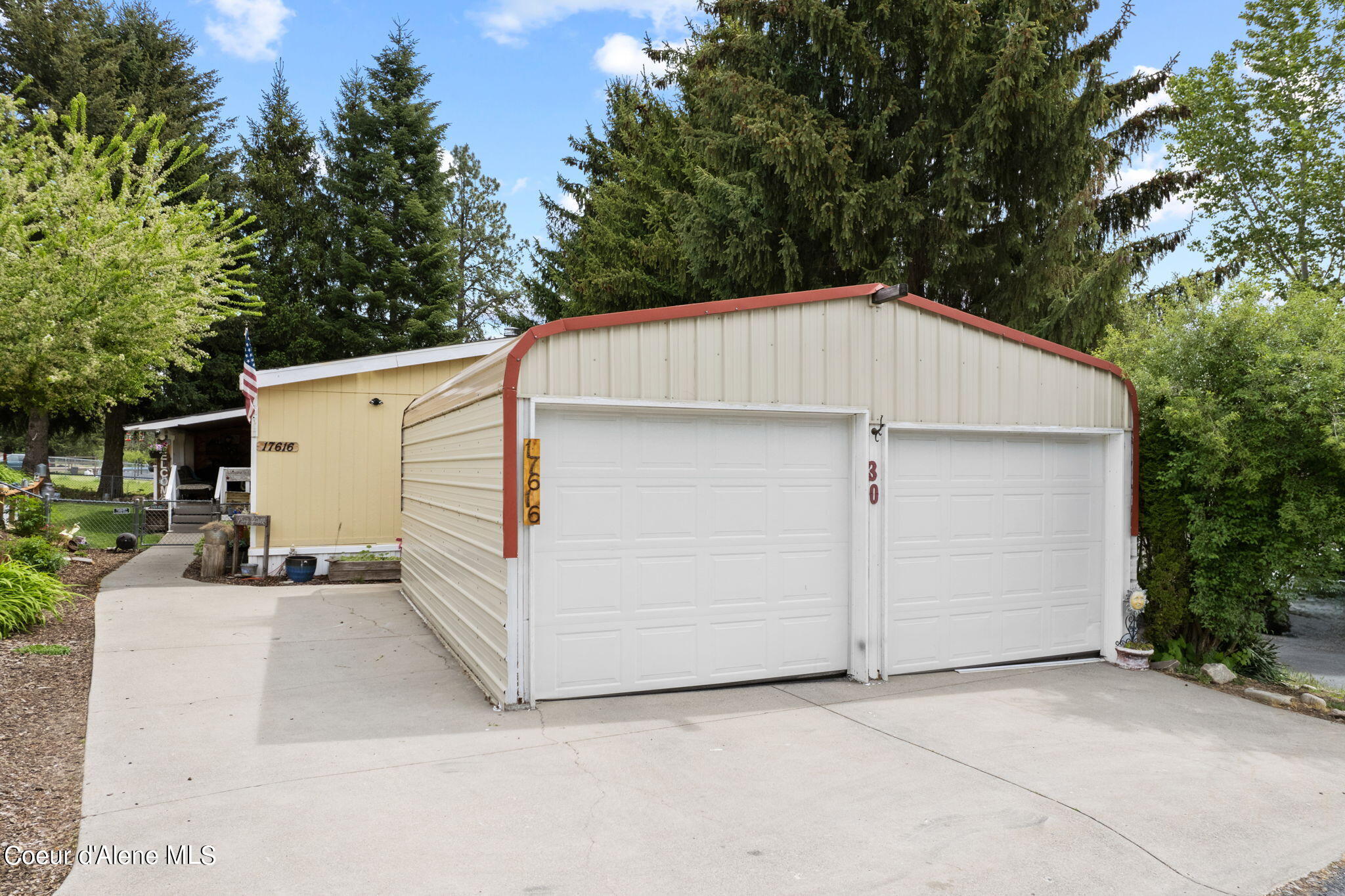 Santiago Cir, Hauser, ID 83854