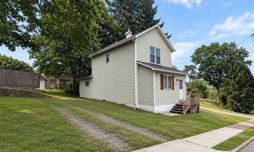 274 Andrew St, Sharon, PA, 16146-1402 | Card Image