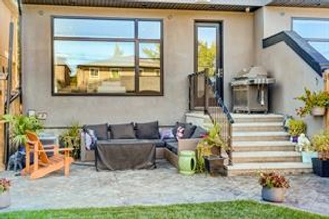4004 2 St Nw, Home with 4 bedrooms, 3 bathrooms and 2 parking in Calgary AB | Image 20