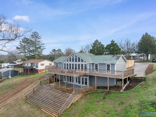 435 Carter Dr, Tuscumbia, AL, 35674-6923 | Card Image