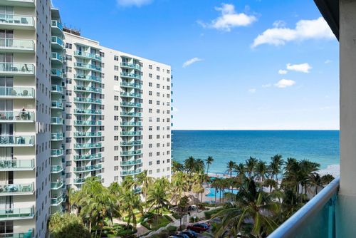 8e-4001 S Ocean Dr, Hollywood, FL, 33019-3019 | Card Image