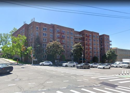 4-a-241-20 Northern Blvd, Little Neck, NY, 11362-1015 | Card Image