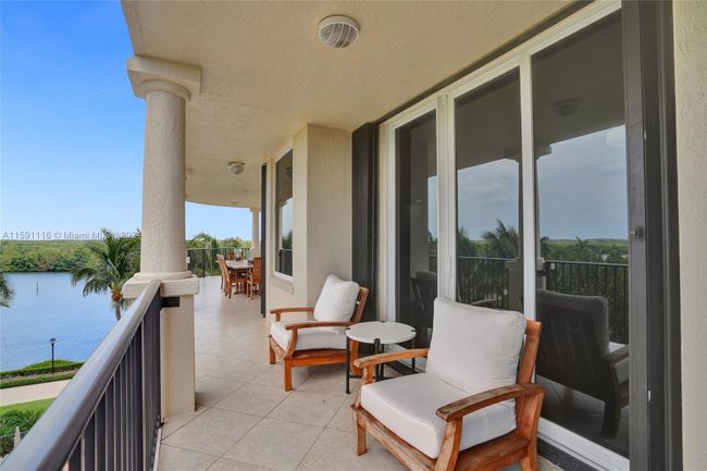 401 - 13627 Deering Bay Dr, Condo with 3 bedrooms, 3 bathrooms and null parking in Coral Gables FL | Image 34