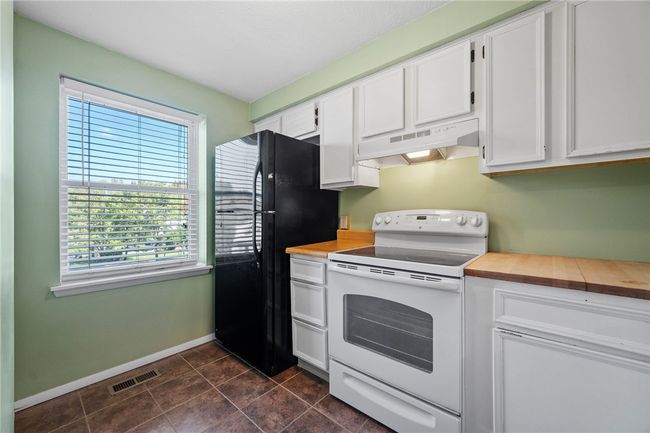 282 Quail Run Rd, Condo with 2 bedrooms, 2 bathrooms and 1 parking in Venetia PA | Image 6