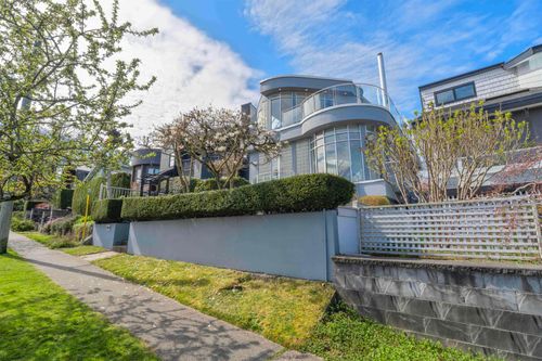 3043 Alma St, Vancouver, BC, V6R3S9 | Card Image