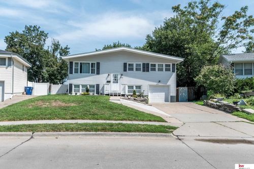 7706 Seymour St, Ralston, NE, 68127-2838 | Card Image