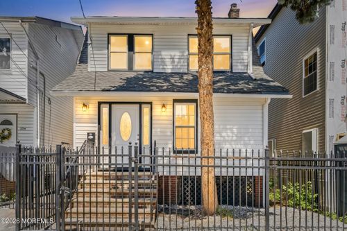 35 Grand Ave, Newark, NJ, 07106-1223 | Card Image