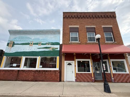 123 W Saint Paul St, Spring Valley, IL, 61362-1950 | Card Image