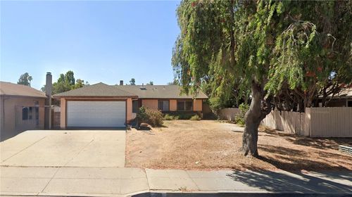 808 Moss Ct, Santa Maria, CA, 93454-2331 | Card Image