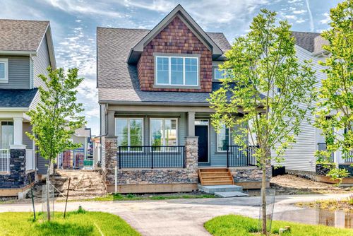 40 Ellen Way, Crossfield, AB, T0M | Card Image