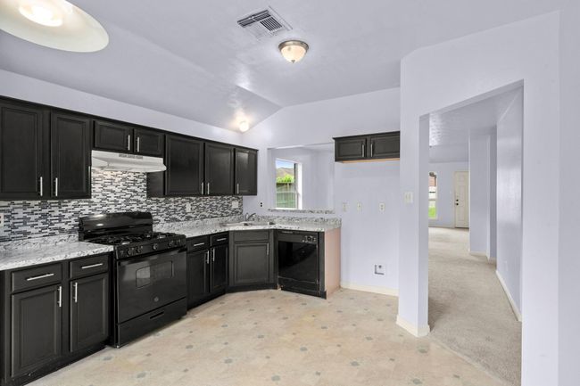 Kitchen | Image 5