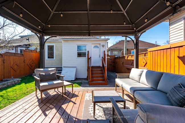 114 London St N, House other with 3 bedrooms, 2 bathrooms and 2 parking in Hamilton ON | Image 35