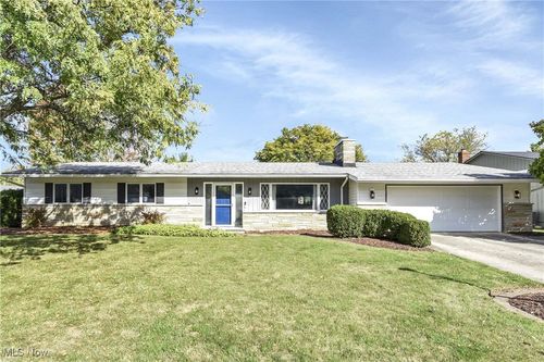 16486 S Red Rock Dr, Strongsville, OH, 44136-7336 | Card Image