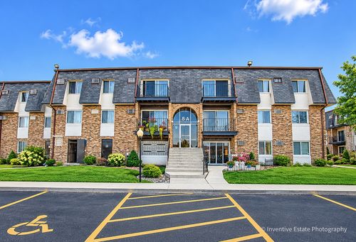 207-8A E Dundee Quarter Drive, Palatine, IL, 60074 | Card Image