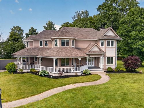 15 Crossbow Dr, Penfield, NY, 14526-9757 | Card Image