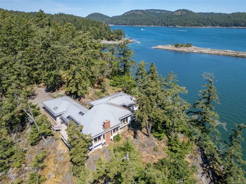 4308 Clam Bay Rd, Pender Island, BC, V0N2M1 | Card Image