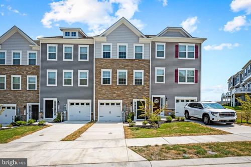 8327 Dieter Dr, ROSEDALE, MD, 21237-1571 | Card Image