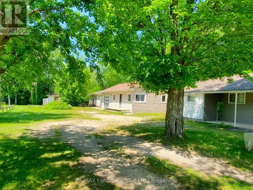 22 Southampton Pky, Sauble Beach, ON, N0H2G0 | Card Image