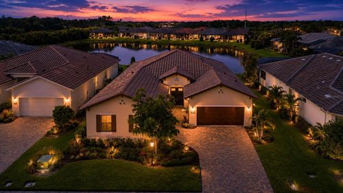 7712 Sandhill Lake Dr, SARASOTA, FL, 34241-2721 | Card Image