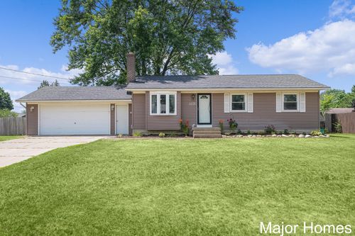 4076 Ranchero Dr, Dorr, MI, 49323-9377 | Card Image