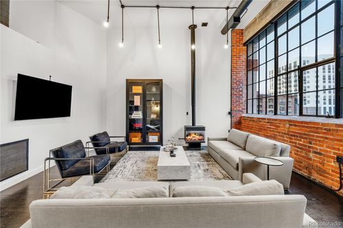 apt-303-1090 Cherokee St, Denver, CO, 80204-4041 | Card Image