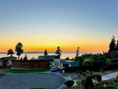 27308 10th Place S, House other with 6 bedrooms, 2 bathrooms and 1 parking in Des Moines WA | Image 1