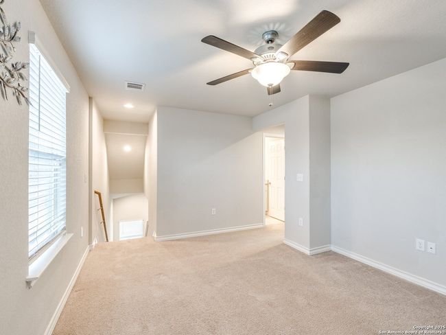 5627 Chestnut Xing, House other with 3 bedrooms, 3 bathrooms and null parking in San Antonio TX | Image 28